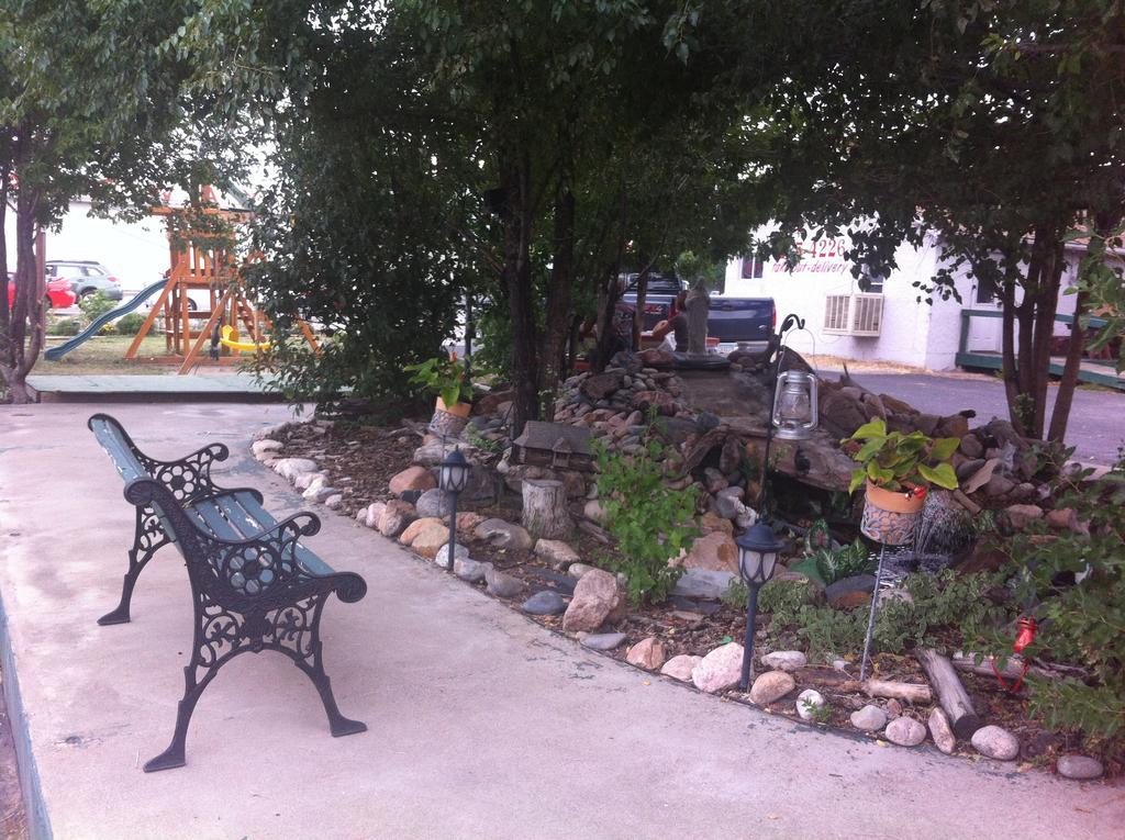 Holiday Motel Canon City Ngoại thất bức ảnh