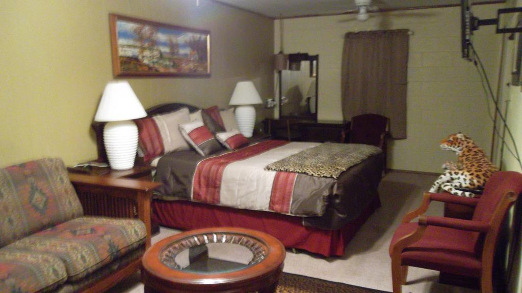 Holiday Motel Canon City Ngoại thất bức ảnh